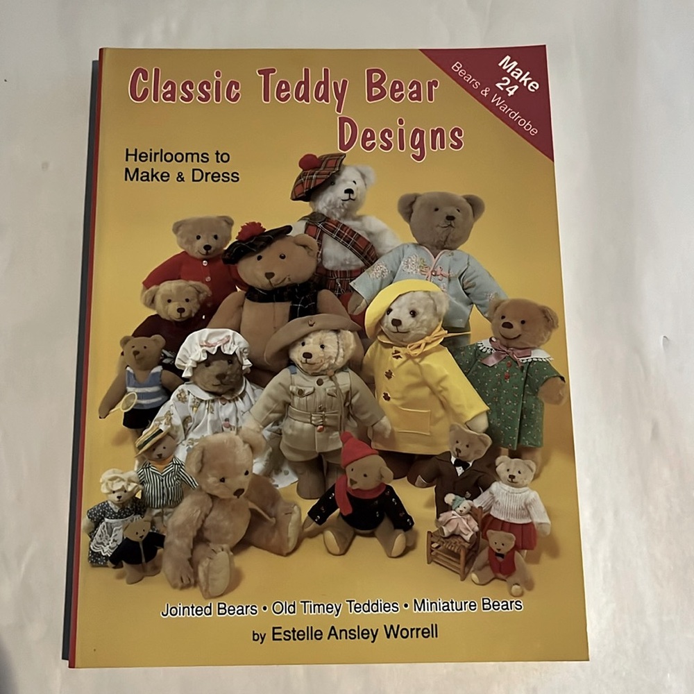 NWT Classic Teddy Bears Designs 24 Bears & Wardrobe BOOK Heirlooms 1996 Worrell
